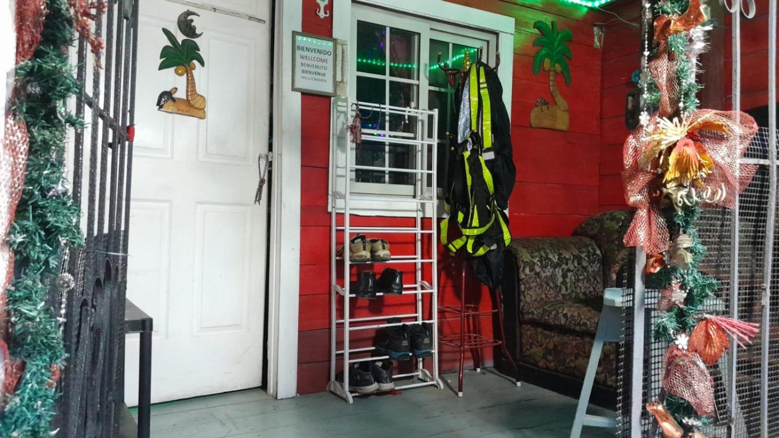 Hostal Cafe Axel Bocas Town Exterior photo