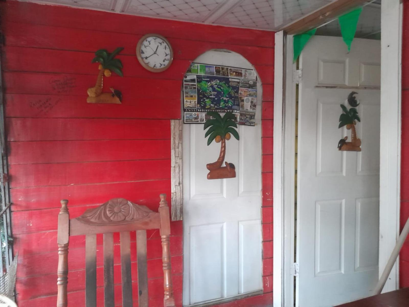 Hostal Cafe Axel Bocas Town Exterior photo